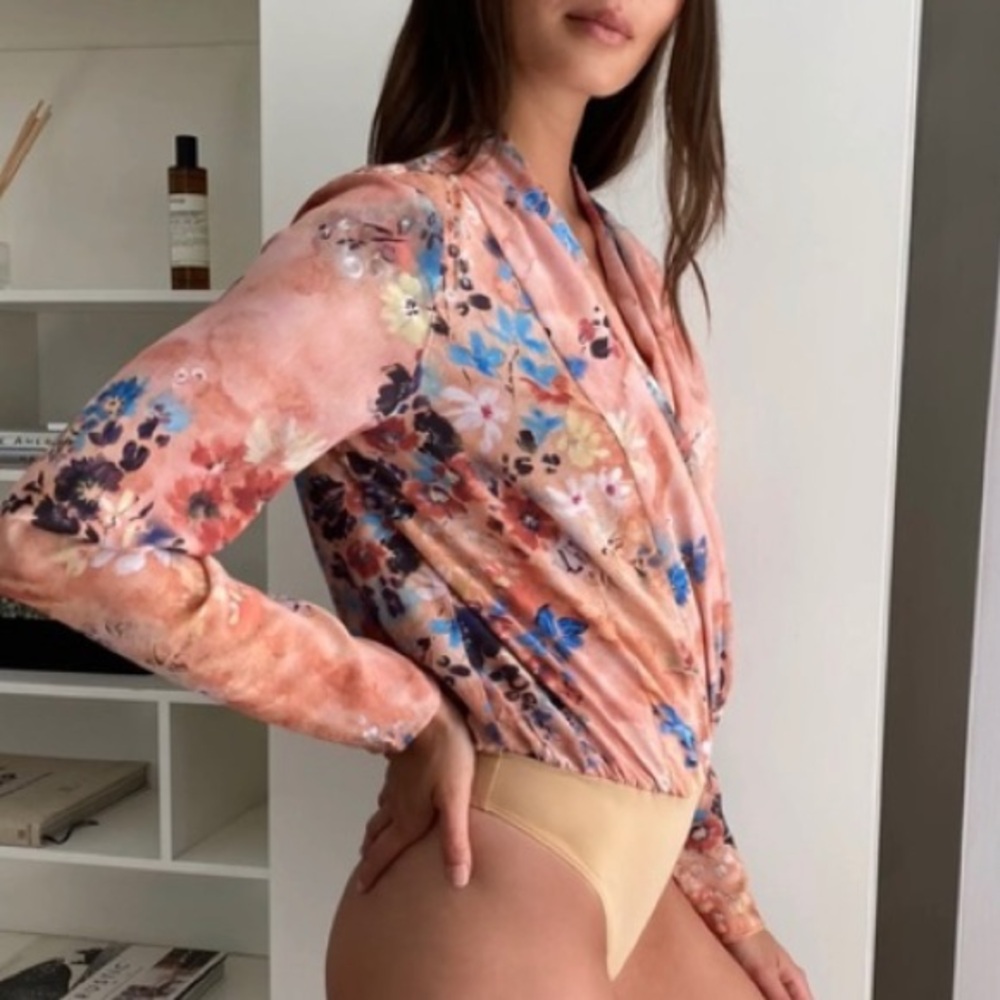 Aritzia Babaton Ambrose bodysuit floral long sleeve size large